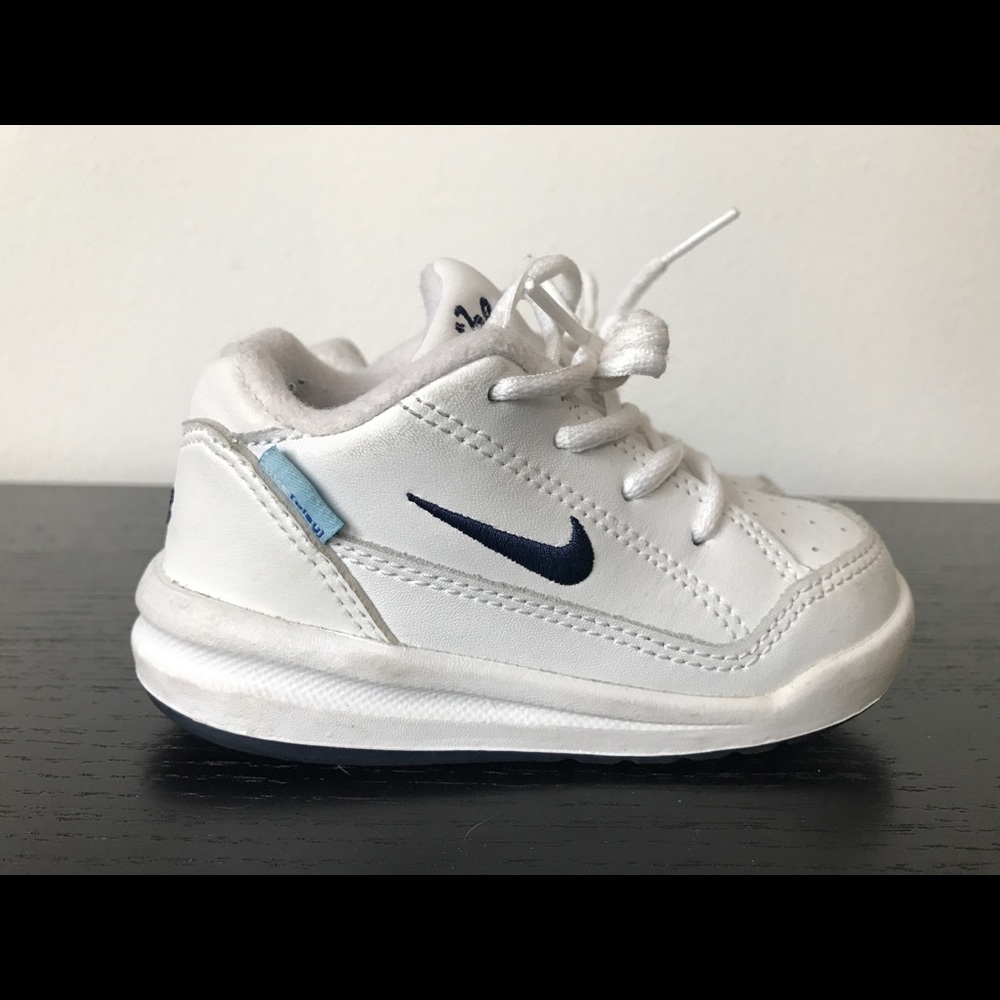 Nike kids 6C white shoes